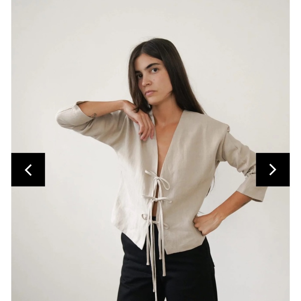 Cream V-Neck Wrap Top with Tie Details - Picture 2 of 8
